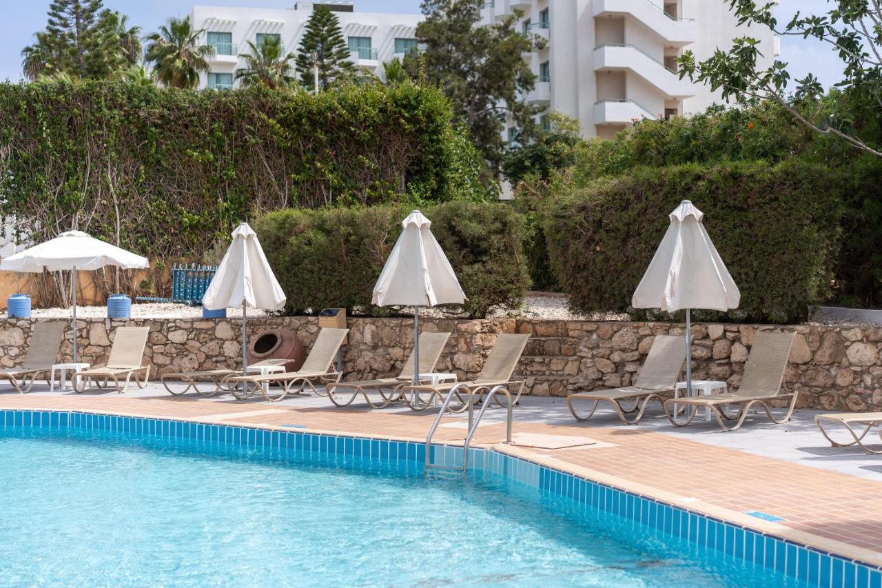 Flora Hotel Apartments Protaras Exteriör bild