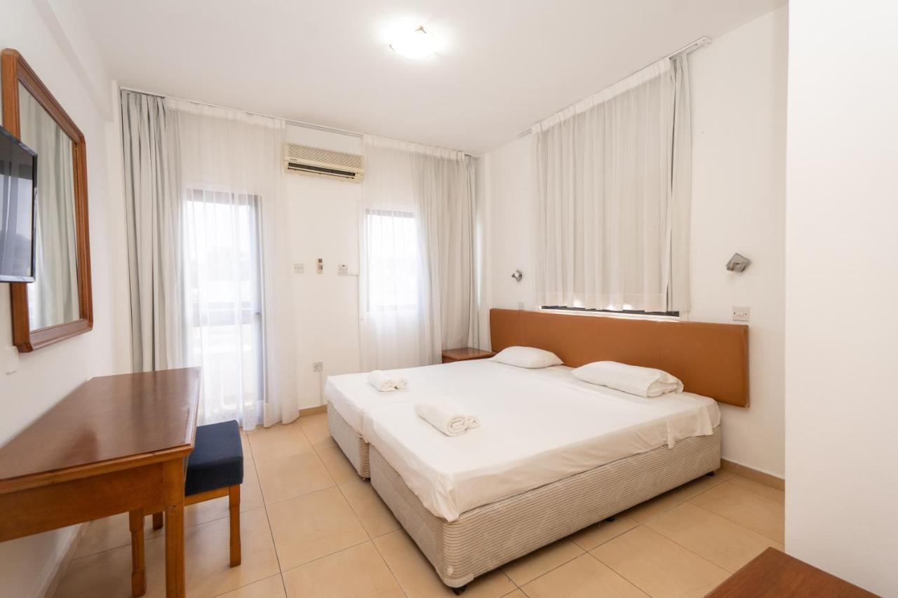 Flora Hotel Apartments Protaras Exteriör bild