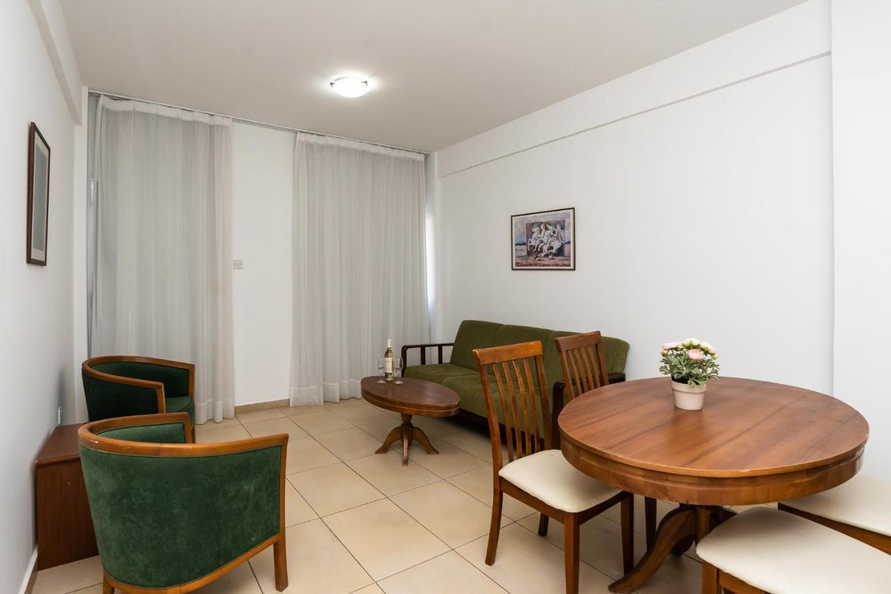 Flora Hotel Apartments Protaras Exteriör bild